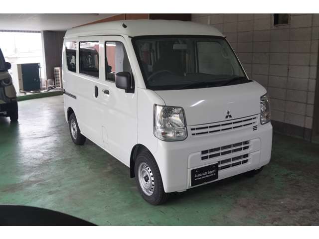 Mitsubishi Minicab Van 2