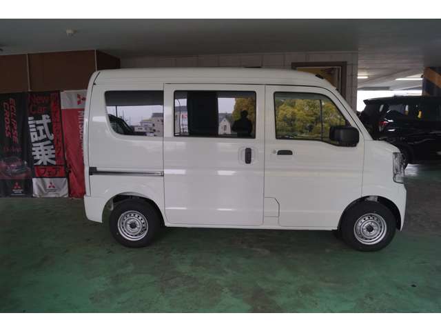 Mitsubishi Minicab Van 5
