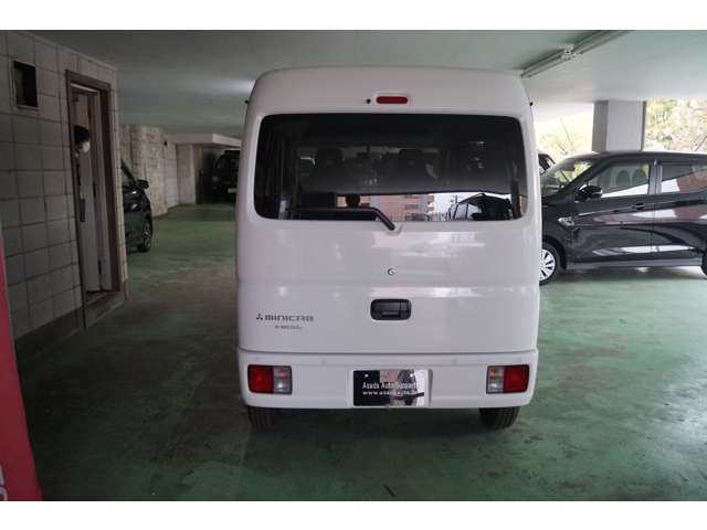 Mitsubishi Minicab Van 7