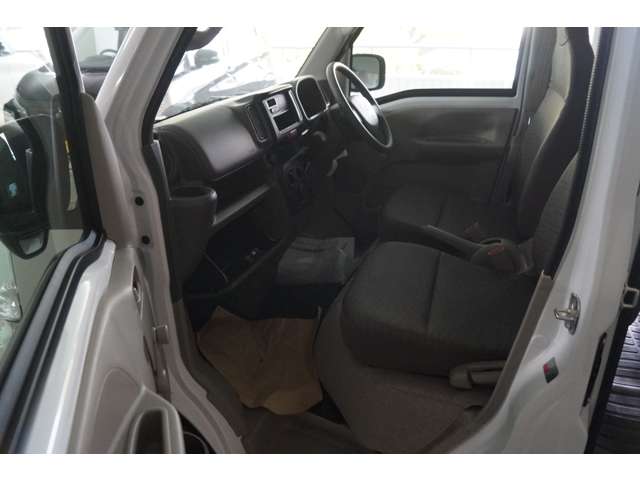 Mitsubishi Minicab Van 10