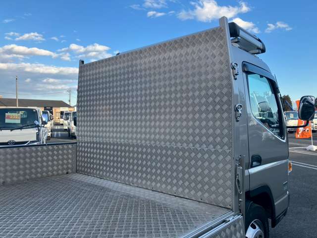 Mitsubishi Fuso Canter 9