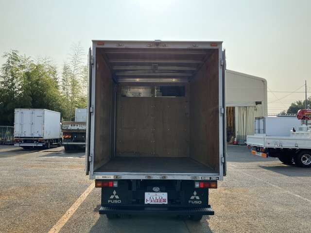 Mitsubishi Fuso Canter 10