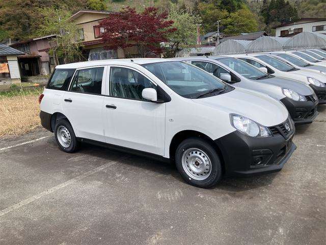 Nissan AD 4