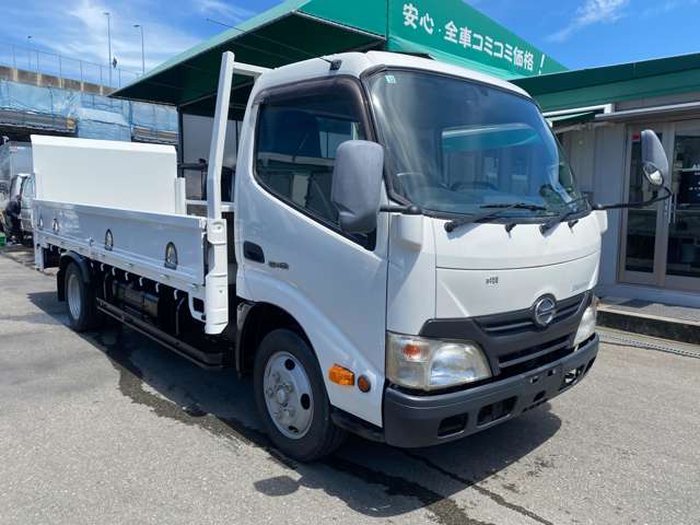 Hino Dutro 3