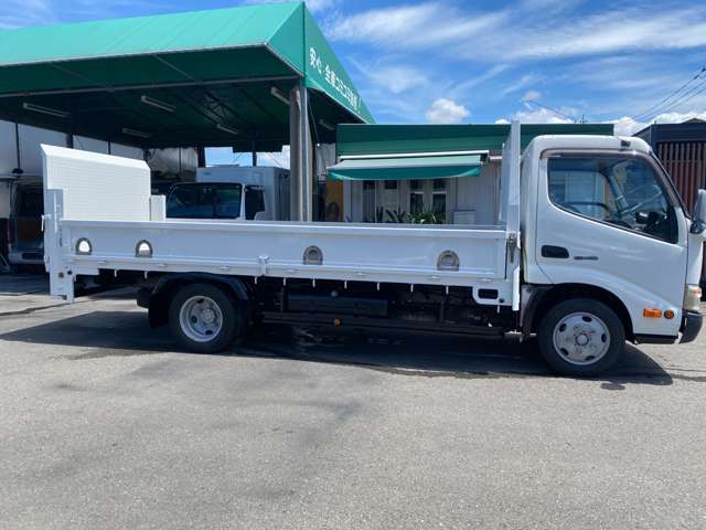 Hino Dutro 4