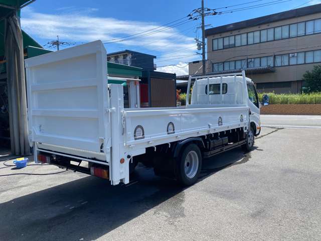 Hino Dutro 5