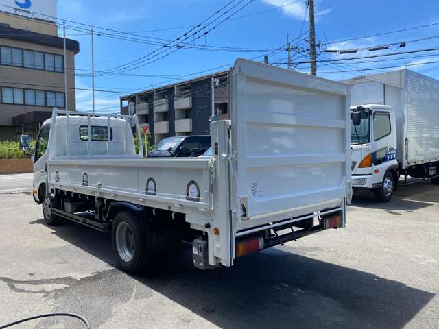 Hino Dutro 6