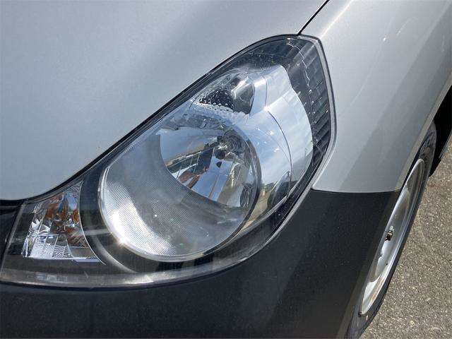 Nissan AD 5
