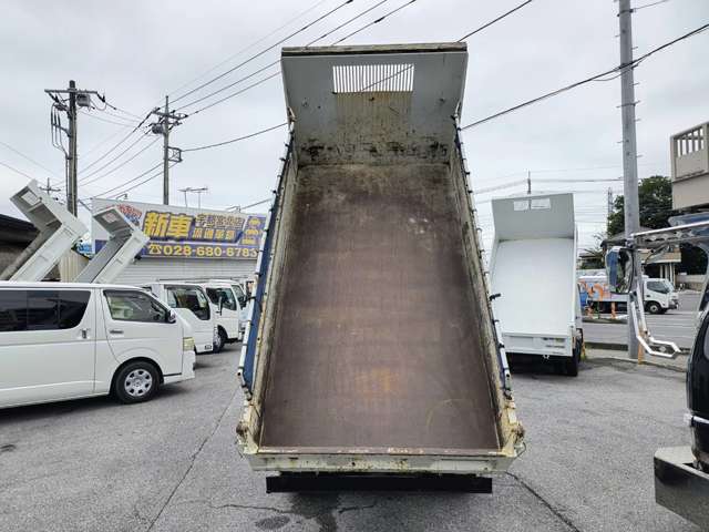 Mitsubishi Fuso Canter 2