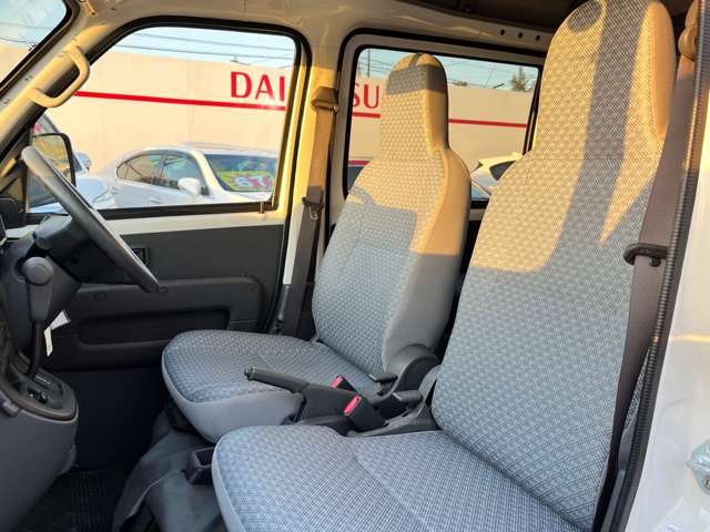 Daihatsu Hijet Cargo 11