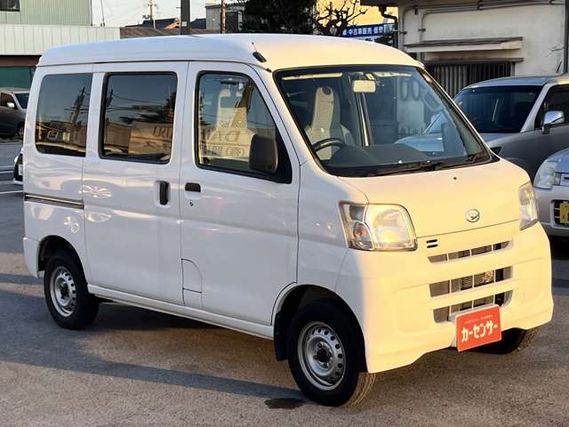 Daihatsu Hijet Cargo 4