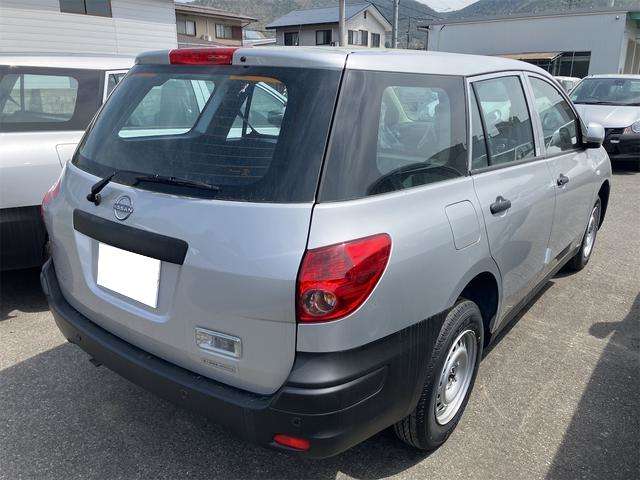 Nissan AD 7