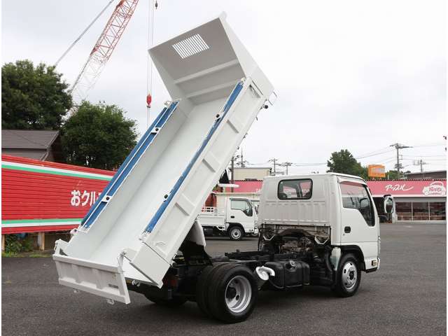 Isuzu Elf 2