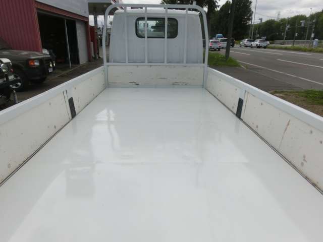 Isuzu Elf 8