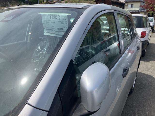 Nissan AD 5