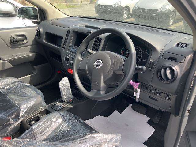 Nissan AD 10