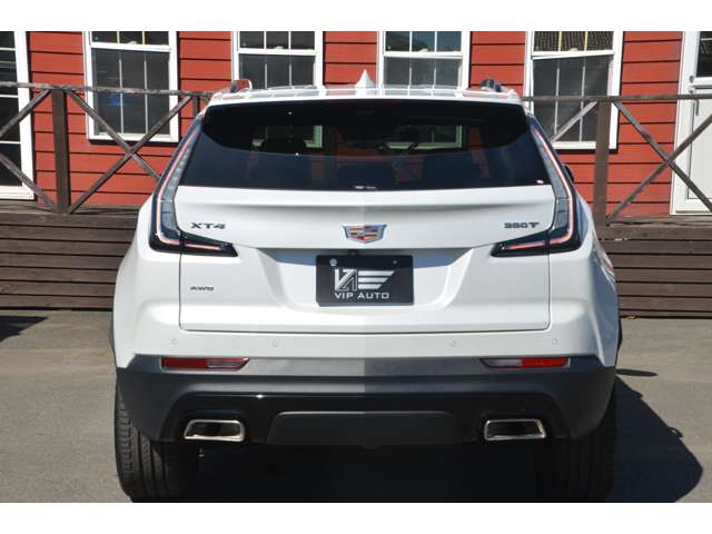 Cadillac XT4 11