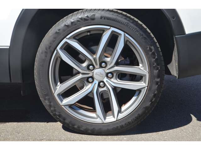 Cadillac XT4 8
