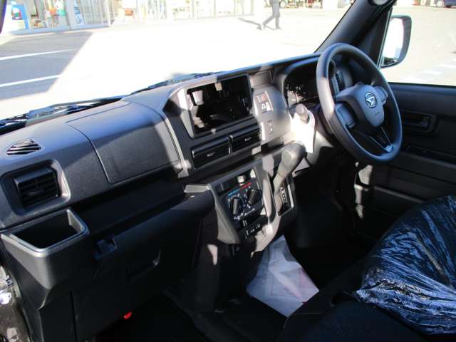 Daihatsu Hijet Cargo 11