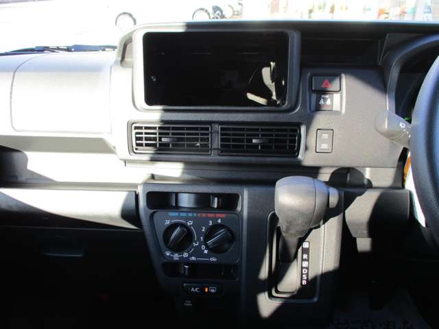 Daihatsu Hijet Cargo 12