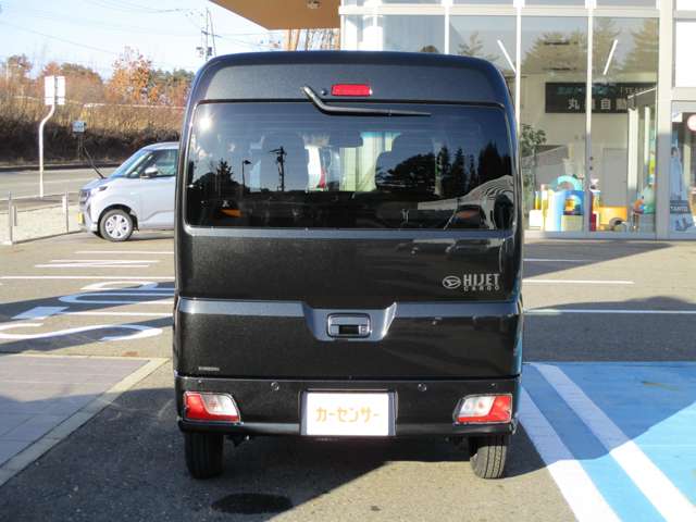 Daihatsu Hijet Cargo 6