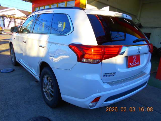 Mitsubishi Outlander PHEV 11