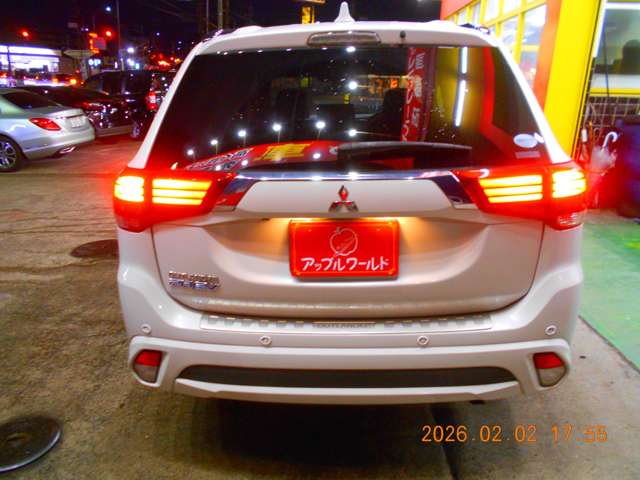 Mitsubishi Outlander PHEV 10