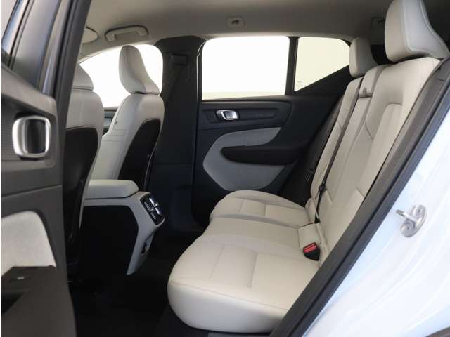 Volvo XC40 11