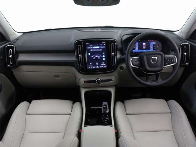 Volvo XC40 4