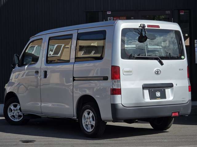 Toyota Light Ace Van 3