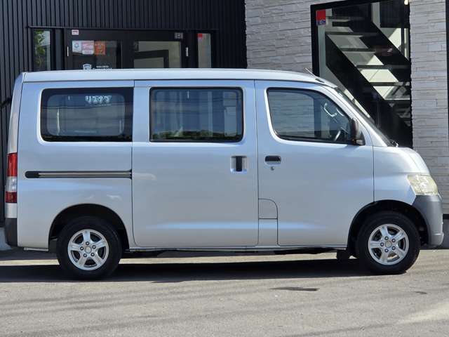 Toyota Light Ace Van 6
