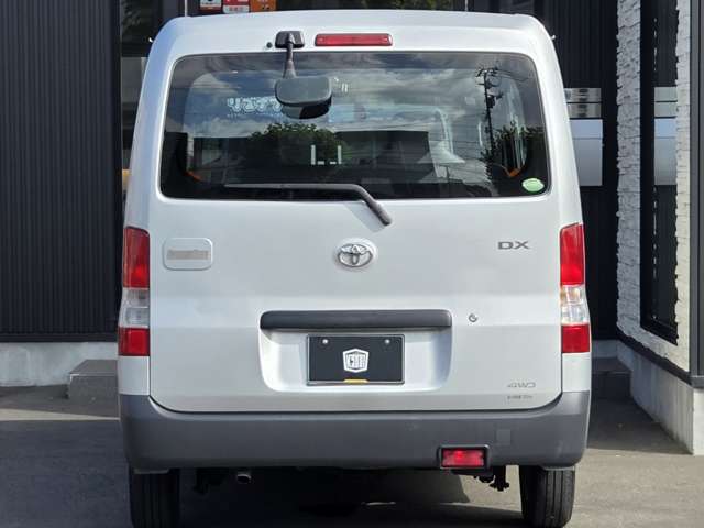 Toyota Light Ace Van 10