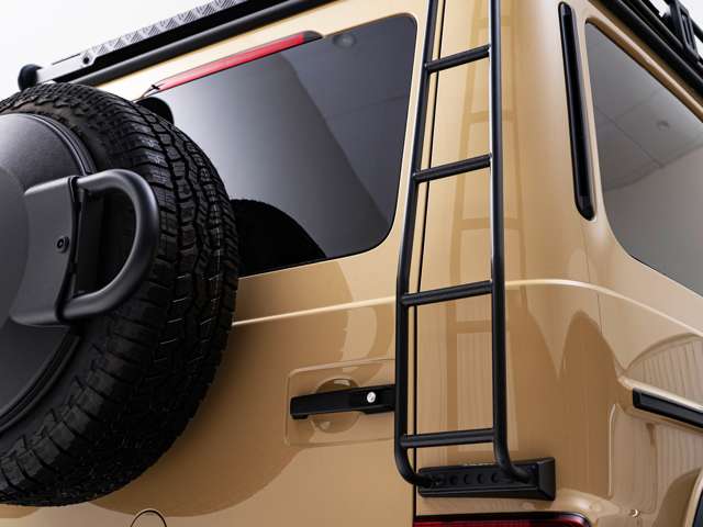 Mercedes-Benz G-Class 4