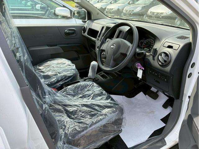 Nissan AD 4