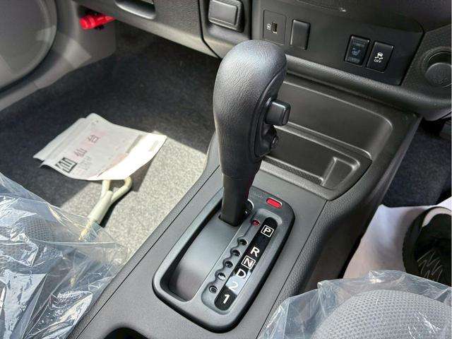 Nissan AD 11