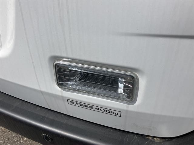 Nissan AD 9