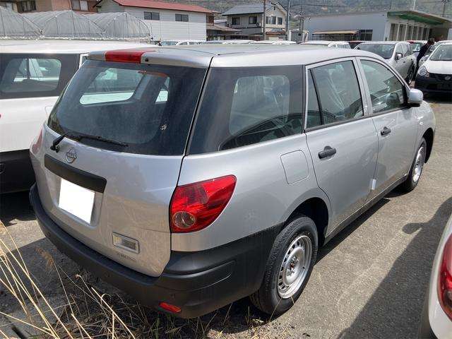 Nissan AD 4