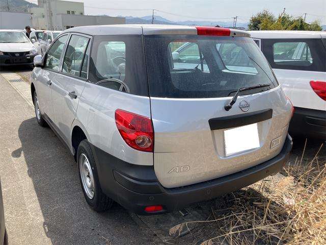 Nissan AD 5