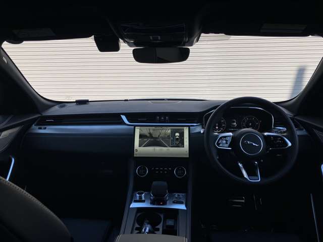 Jaguar F-Pace 6