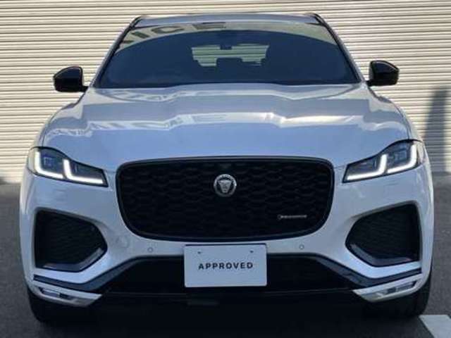 Jaguar F-Pace 9