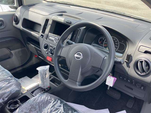 Nissan AD 12