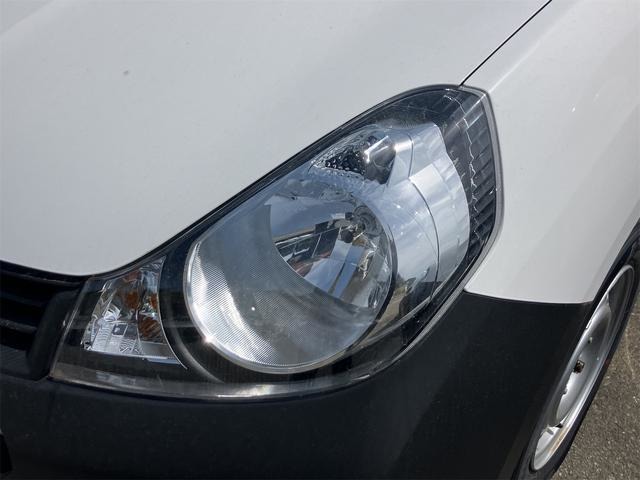 Nissan AD 5