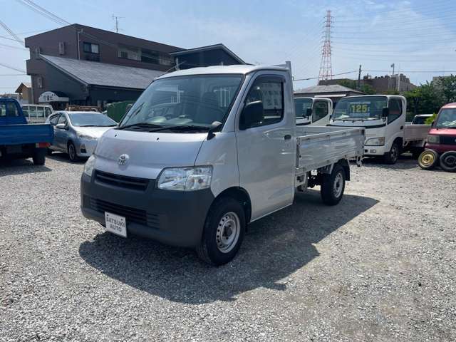 Toyota Light Ace Truck 4
