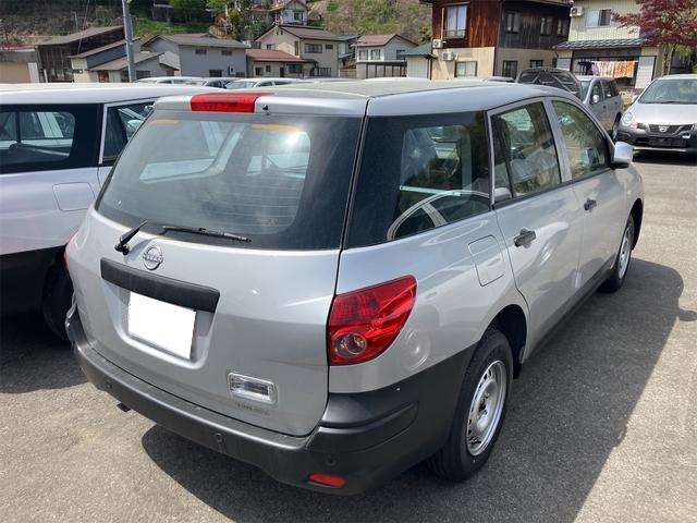Nissan AD 8