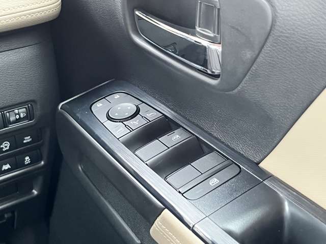 Mitsubishi Delica Mini 11