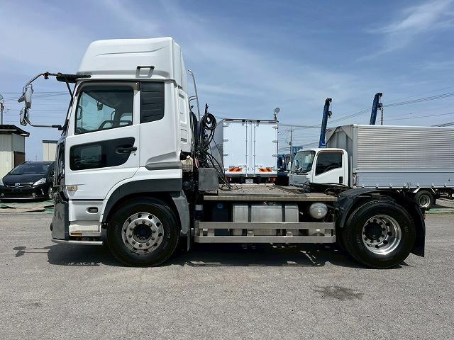 UD Trucks Quon 8