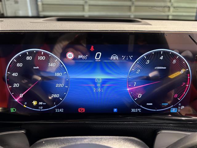 Mercedes-Benz GLB 10