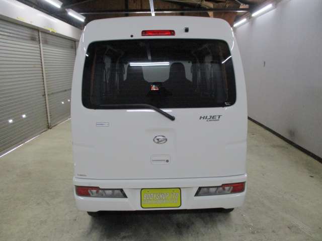Daihatsu Hijet Cargo 5