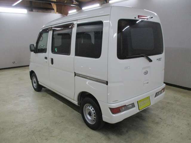 Daihatsu Hijet Cargo 6
