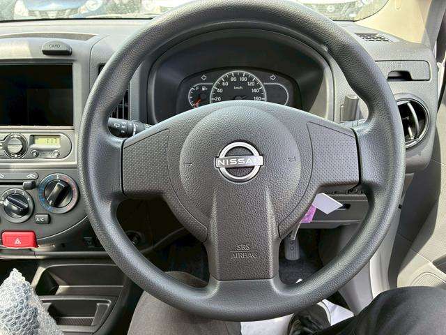 Nissan AD 5
